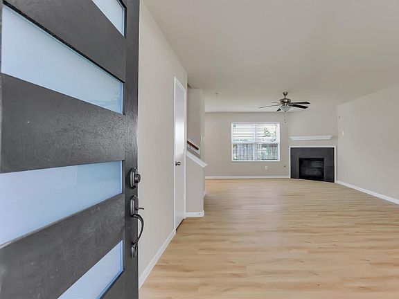 4th image of 1006 Thicket Hill Ct
