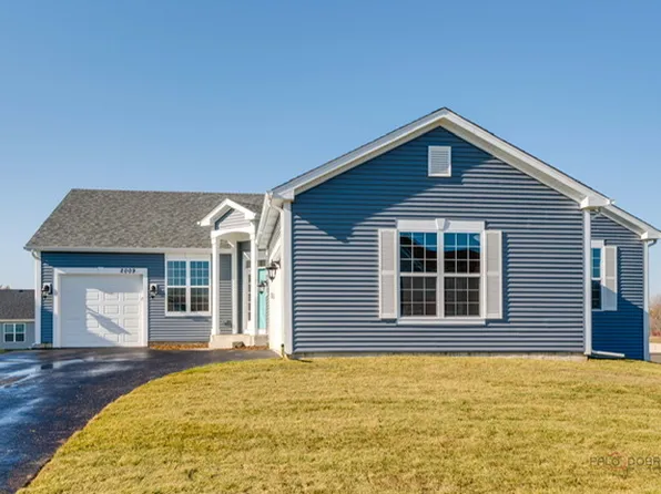 2009 Carter Ct, McHenry, IL 60051