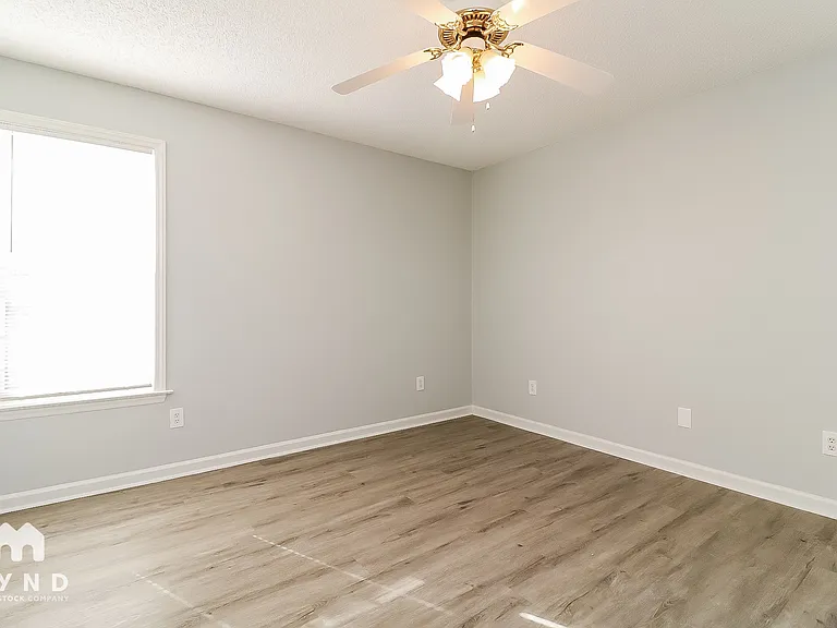 928 Shannondale Dr — Photo 14
