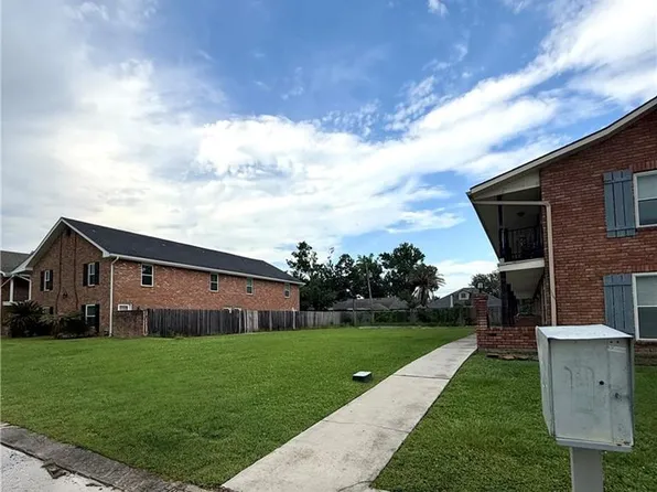 49 Brandon Hall Dr, Destrehan, LA 70047