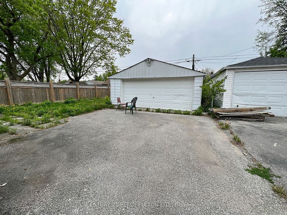 2nd image of 46 Miramar Cres