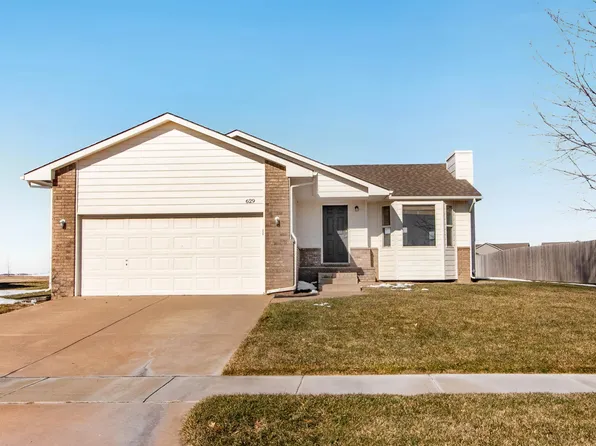 629 Union Park Cir, Colwich, KS 67030