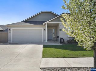 1435 SE Snowberry Ave, Dallas, OR