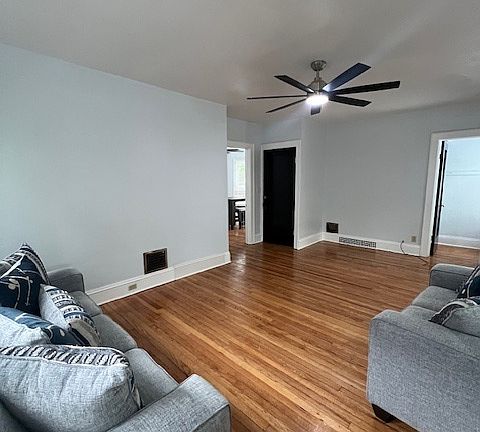 5th image of 602 Westcott St #1