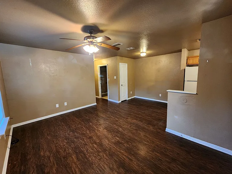 2917 Van Horn Ave — Photo 2