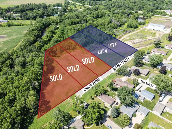 5 Marian Ln #1, Hudson, IA 50643