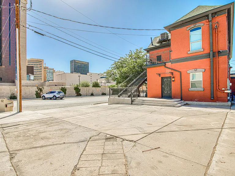 702 Myrtle Ave — Photo 23
