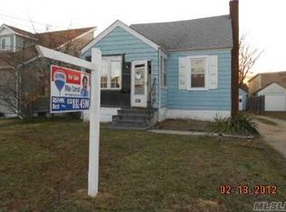 225 Howard Ave, Copiague, NY 11726