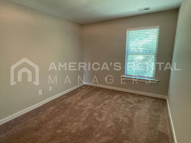 321 Shiloh Creek Dr — Photo 46