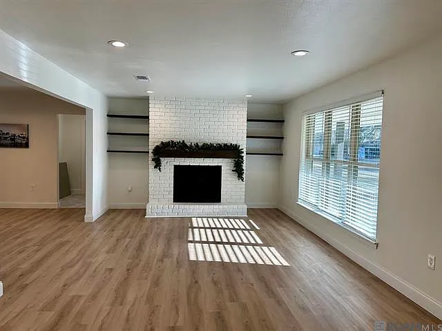 4 bed, 1604 sqft, $1,950 — Photo 4