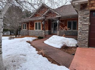 402 Glen Ridge Rd, Hudson, WI 54016