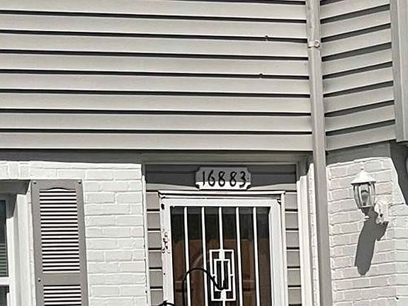 4th image of 16883 Avon Ave