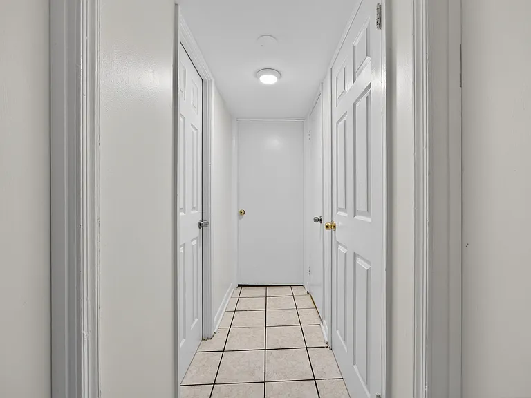 322 Howard Ave — Photo 12