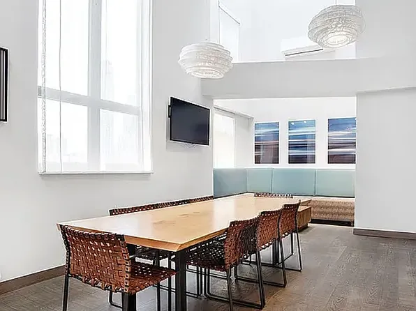 225 Rector Place image 21 of 27