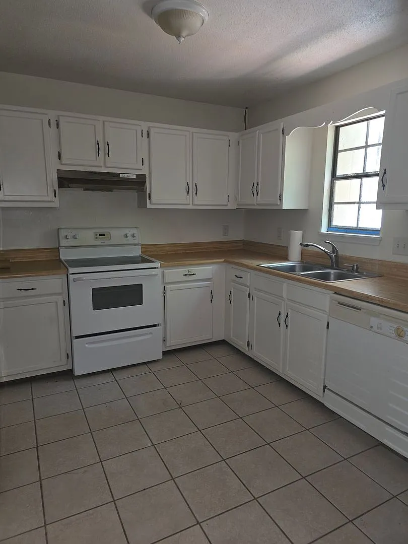 Charming Rental Near Lincoln High School & Apalachee Parkway — Photo 4