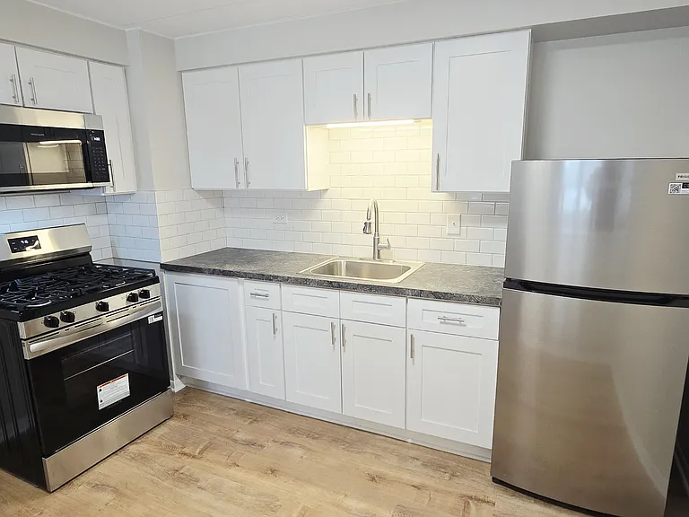 11013 S Lloyd Dr #4 — Photo 1