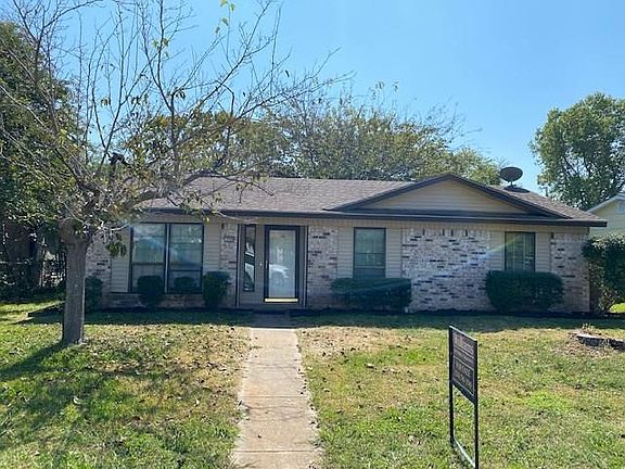 3rd image of 12220 Squire Dr