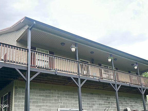 2nd image of 110 Falcon Crest Dr