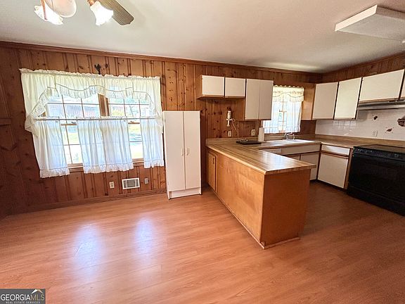 5th image of 1306 Greenview Dr