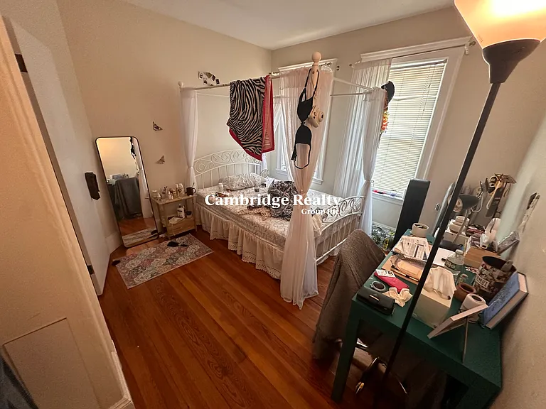 24-26 Burnham St #2T — Photo 19