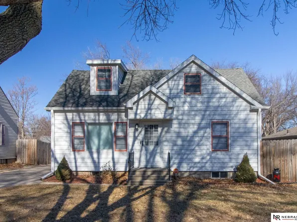 6034 Baldwin Ave, Lincoln, NE 68507