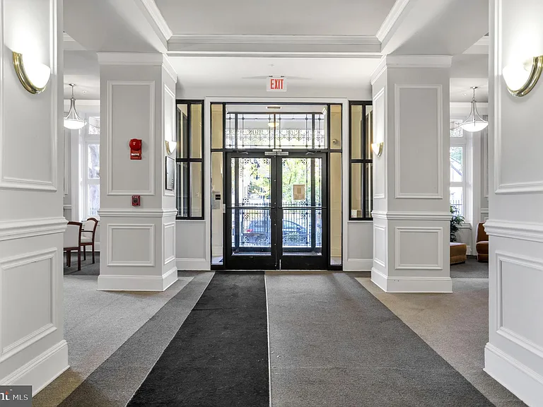 1308 Clifton St NW #210 — Photo 4