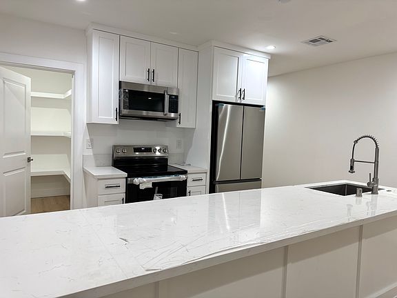 4th image of 1624 W 205th St