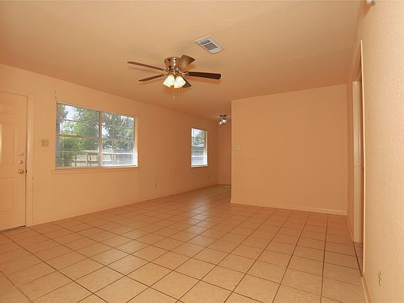 5th image of 101 Hickory St