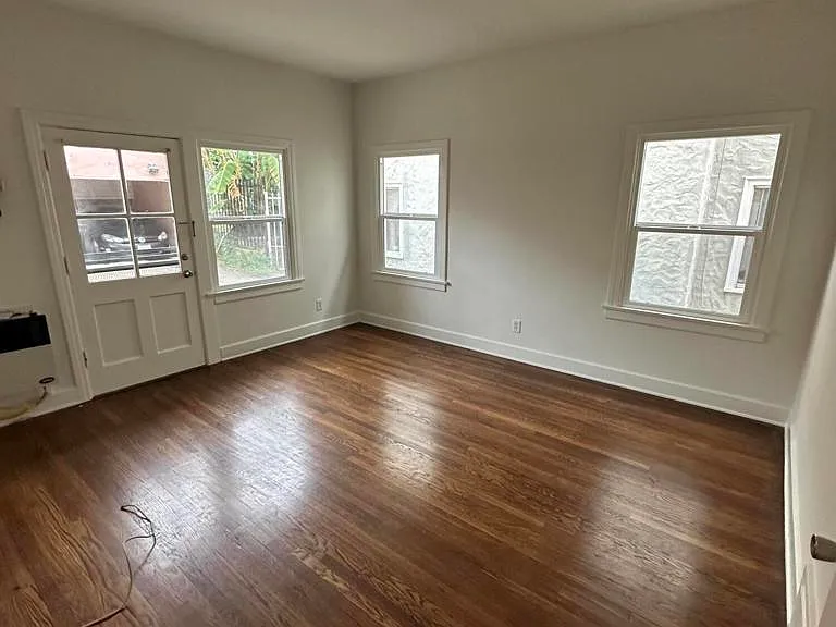 232 S Berendo St #5 — Photo 7