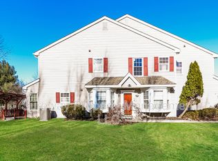 1 Elkington Dr, Mount Laurel, NJ 08054
