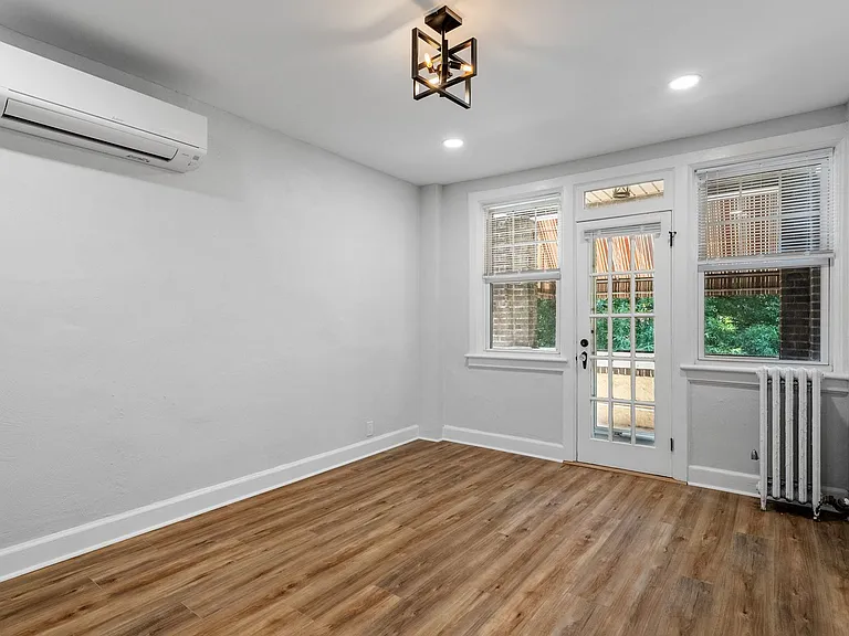 742 Washington Park #B4 — Photo 8
