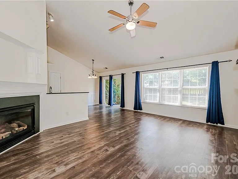 12819 Slade Castle Ct — Photo 8
