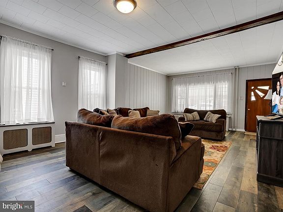 5th image of 2056 W Norwegian St