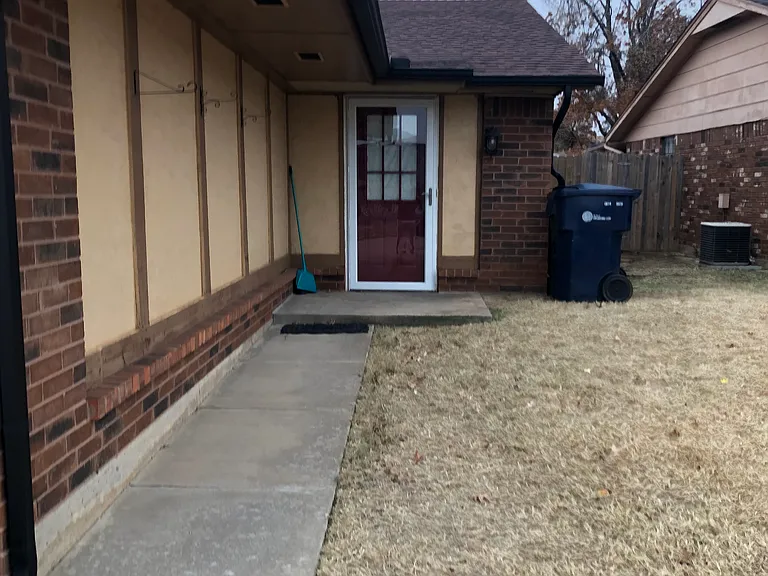 1148 SW 77th Ter — Photo 1