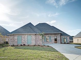 1129 Old Court Xing, Flowood, MS 39232