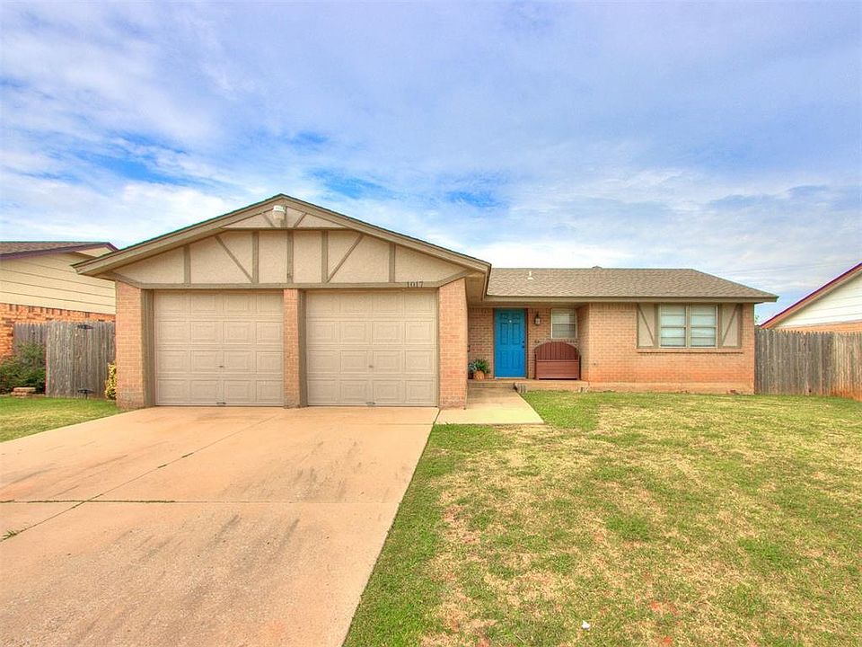 1st image of 1017 SW 99th Pl