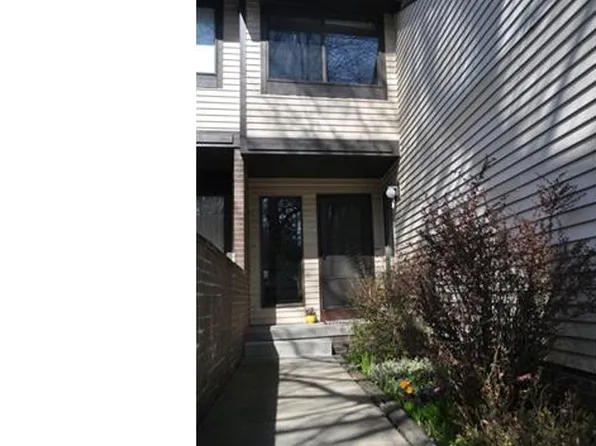 566 Wilkes Ln #233, Richmond Heights, OH 44143
