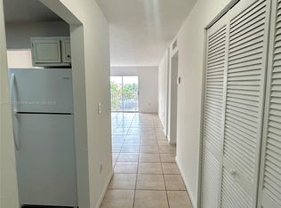 1085 W 68th St APT 210, Hialeah, FL 33014