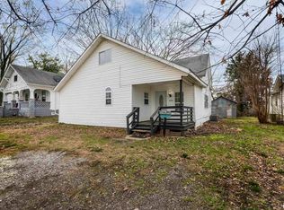 105 S 11th St, Herrin, IL 62948