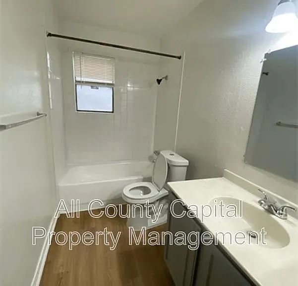 829 Ken St #B — Photo 7
