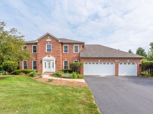 8N065 Secretariat Ct, St Charles, IL 60175