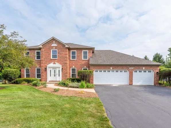 8N065 Secretariat Ct, St Charles, IL 60175
