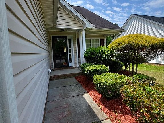 3rd image of 915 Meadow Oak Dr