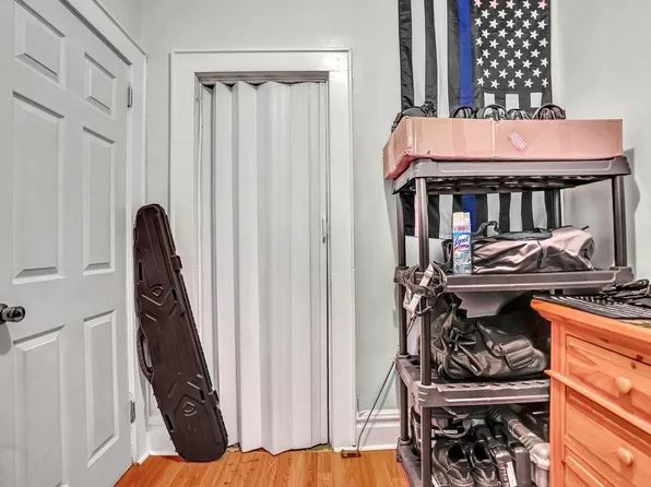 699 Elm Street image 23 of 39