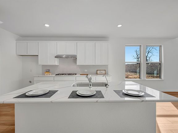 3rd image of 2913 Classical Dr