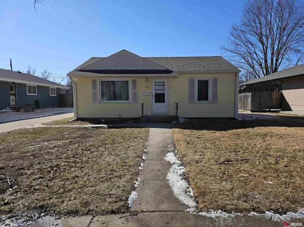 41 Edison Ave, York, NE 68467