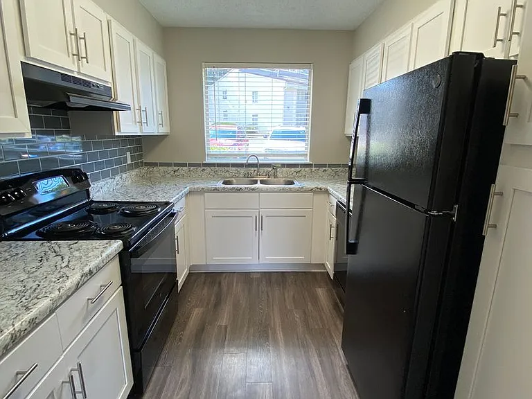 Gleneagle Apartment Homes — Photo 70