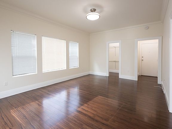 3rd image of 618 S New Hampshire Ave APT 2