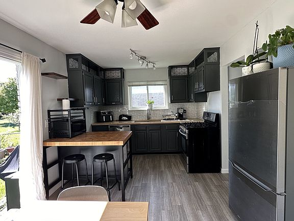 4th image of 3082 Heritage Dr