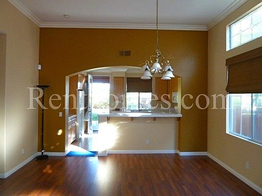 5th image of 515 San Bruno Pl